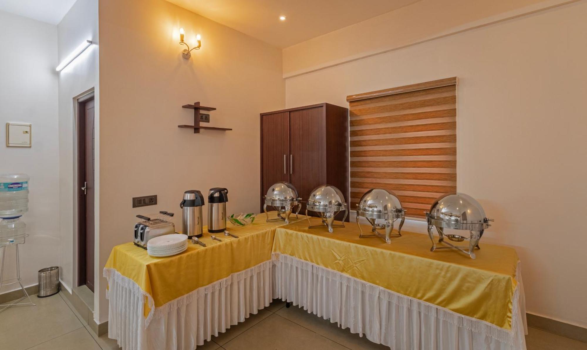 Treebo Amigos Residency Cochin Airport Hotel Kochi Zewnętrze zdjęcie