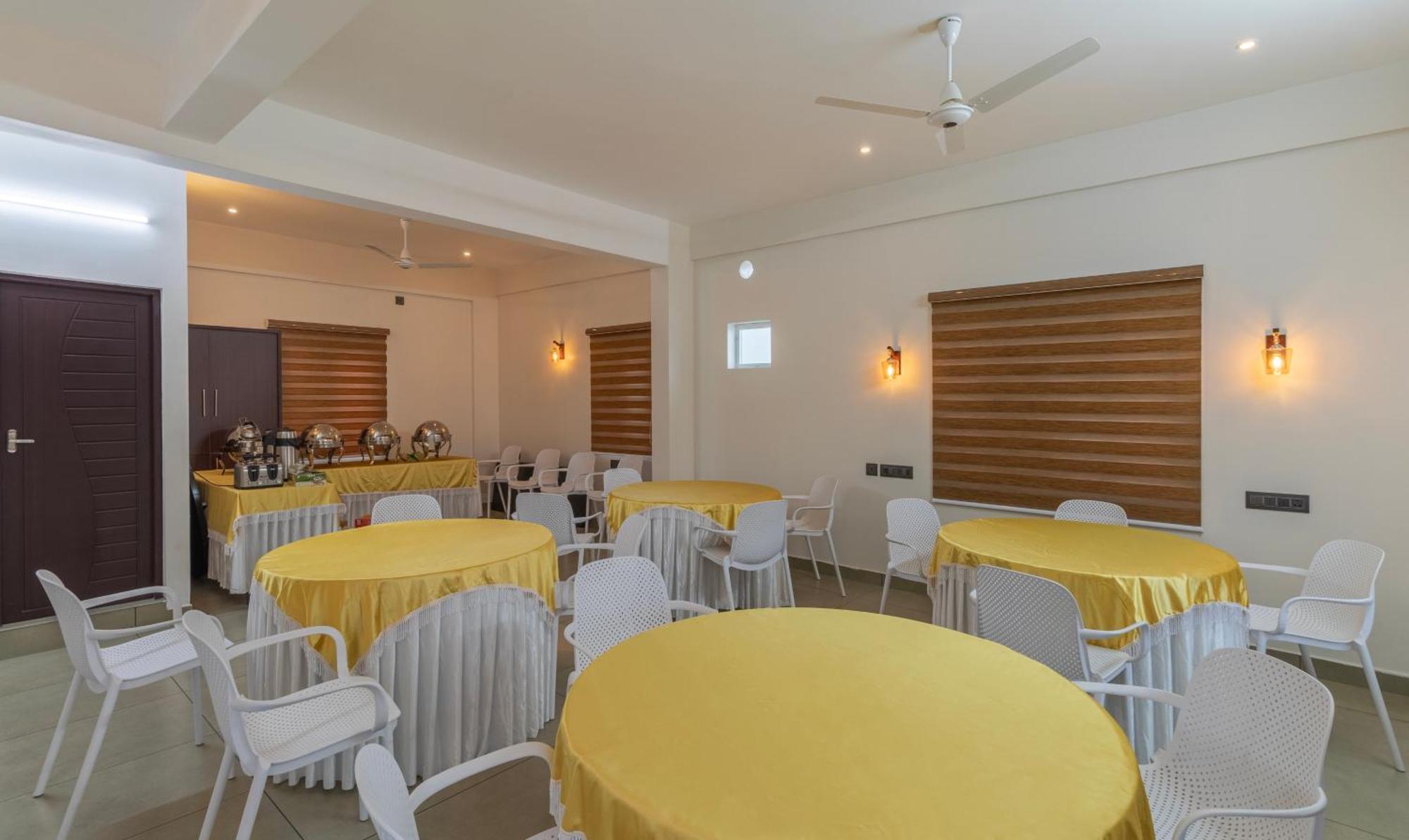 Treebo Amigos Residency Cochin Airport Hotel Kochi Zewnętrze zdjęcie